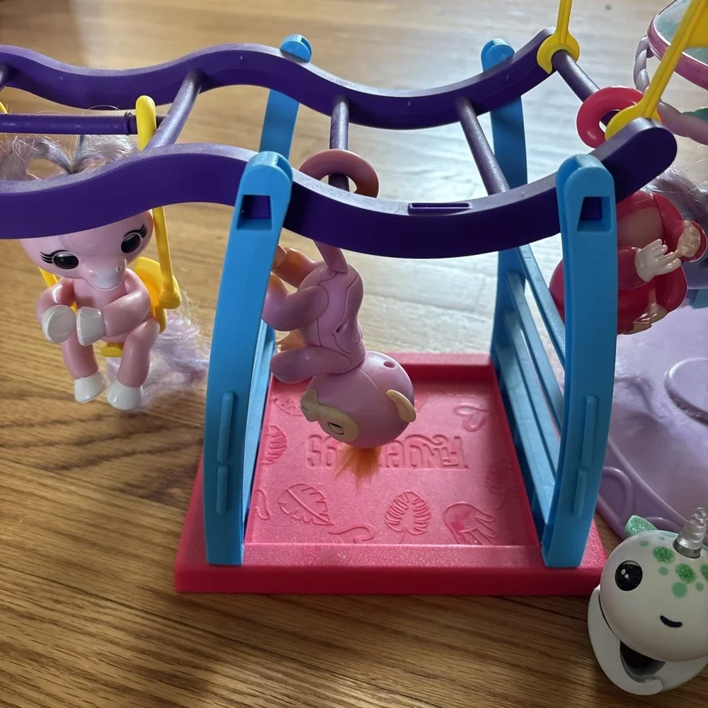 Fingerling Carousel All 4‎ Swings & Monkey Bars 7 Figures With Unicorn Narwhal